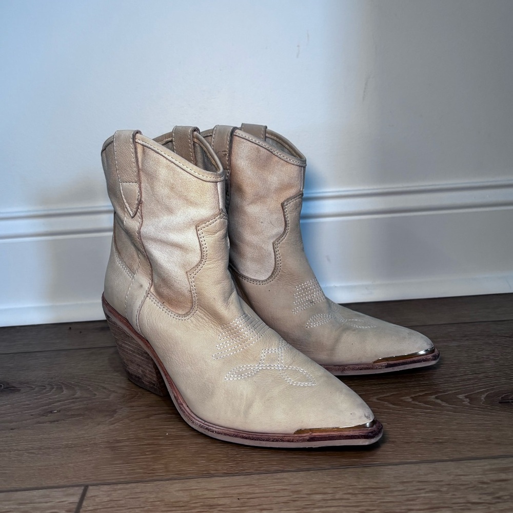 Dolce Vita Cream Western Ankle Boots | Size 8 | Leather Cowboy Booties
